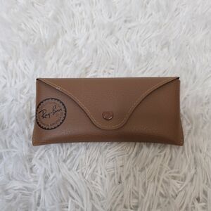 Ray‎ ban brown sunglasses case.